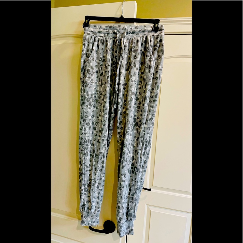 Pajama joggers new without tags. Never worn. Very soft.